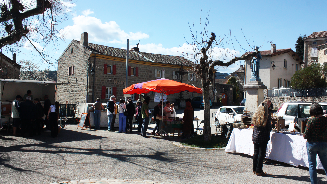 Marché du 3 mai : les maraîchers arrivent